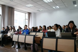 活动回顾｜缓解焦虑，明晰规划——h动漫
举办就业服务月系列活动之「直升研究生与留学申请经验交流会」