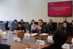 活动回顾｜法国里昂高师副校长Vincent MICHELOT应邀赴h动漫
进行学术交流